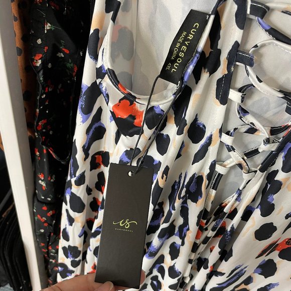 4X Curvesoul Leopard Print Side Split Maxi Dress NWT - Picture 7 of 9